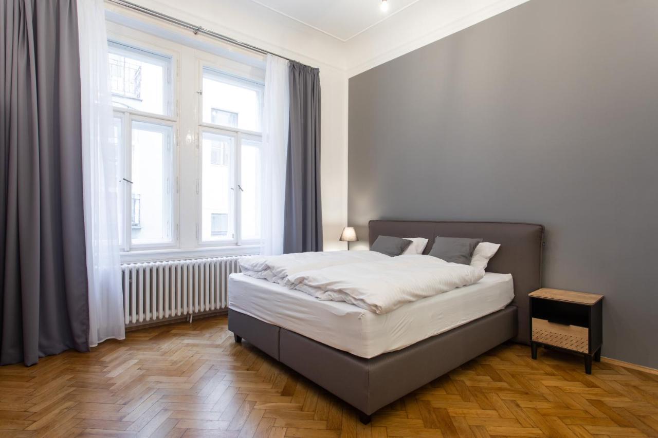 Spacious Apartments Near The River Prague Exterior photo